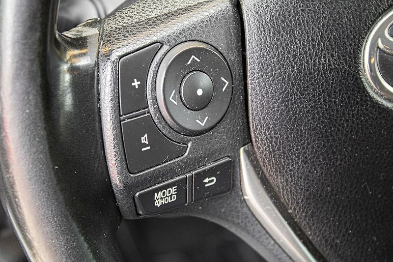 Toyota Auris - fotka 13 z 29