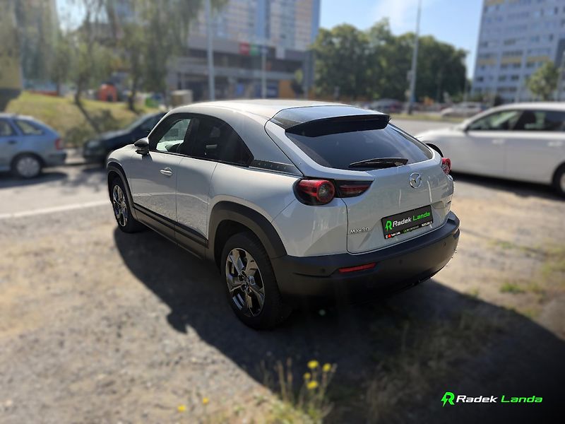 Mazda MX-30 (2021) e-SKYACTIV 35,5 kWh | Head-Up - fotka 18 z 21