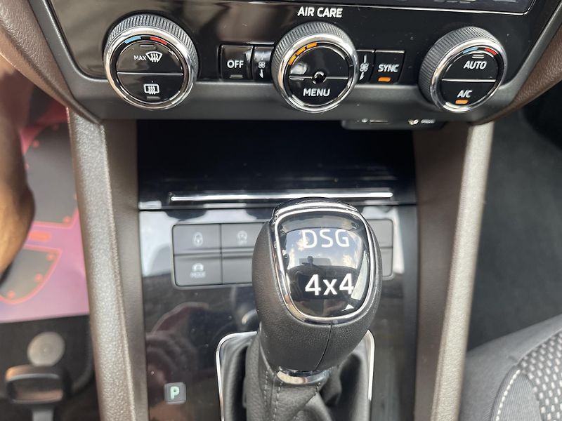 Škoda Octavia 2.0 TDi 135kW SCOUT DSG 4x4 ČR - fotka 37 z 55
