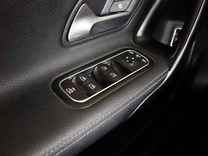 Mercedes-Benz Třídy A (2020) A 180 - fotka 21 z 22