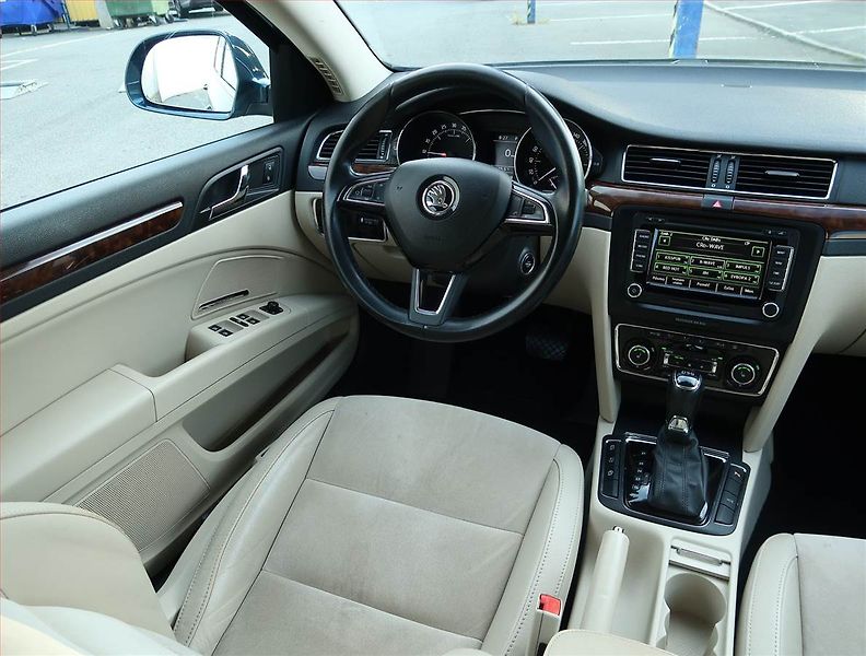 Škoda Superb (2014) Elegance 2.0 TDI, Automat - fotka 7 z 24