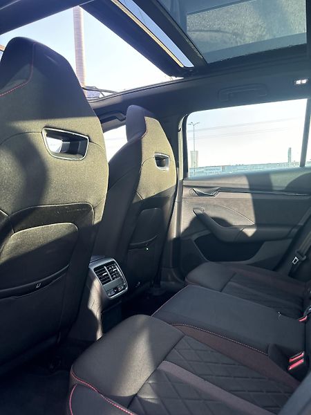 Škoda Octavia 1,4TSI iV RS 180kW DSG DPH - fotka 9 z 26