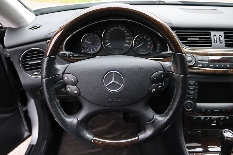 Mercedes-Benz CLS Mercedes-Benz CLS 500 V8 C219 - fotka 27 z 50