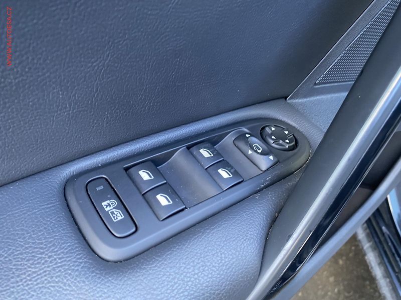 Peugeot 508 (2014) 2.2 HDi, GT, AT, bixen, panor - fotka 13 z 20