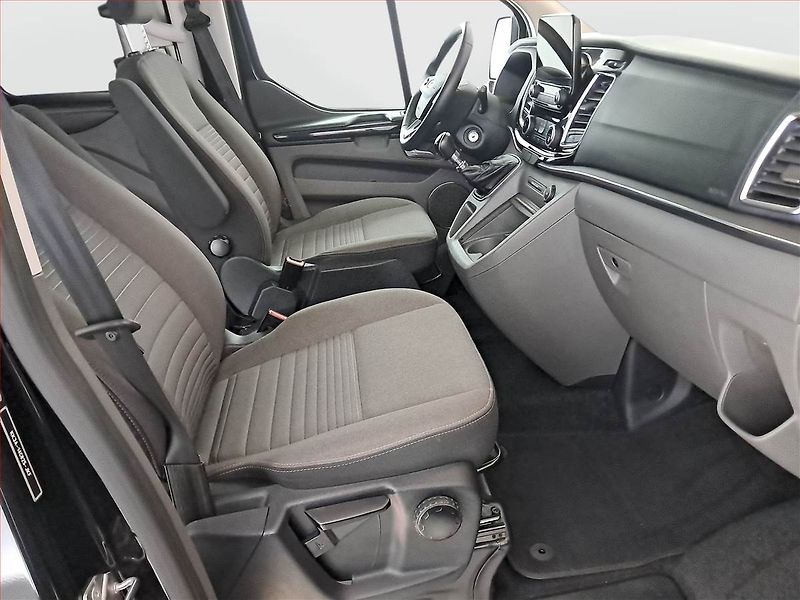 Ford Tourneo Custom (2021) Titanium 2.0 EcoBlue mHEV, ČR - fotka 9 z 21