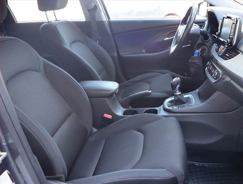 Hyundai i30 (2020) 1.4 T-GDI, Serv.kniha - fotka 9 z 21