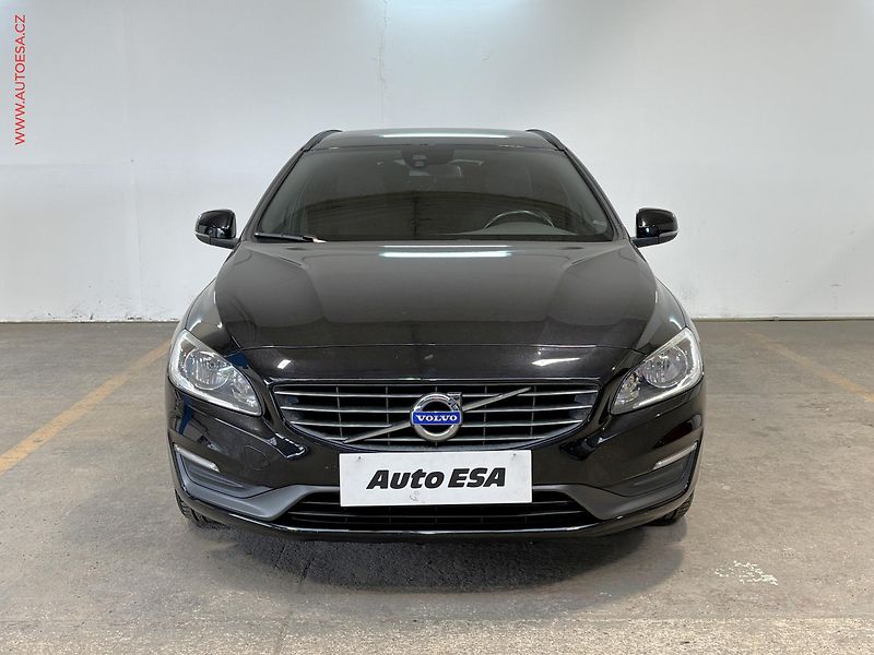 Volvo V60 (2015) 1.6 D2, navi, autoAC - fotka 2 z 14