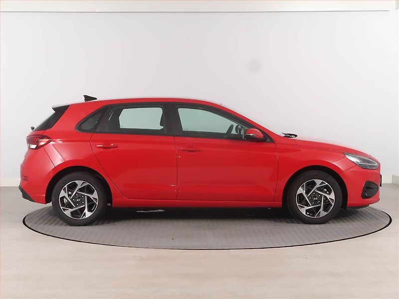 Hyundai i30 (2025) 1.5 DPI, ČR,1.maj, Serv.kniha - fotka 6 z 16