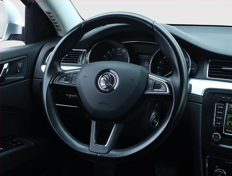 Škoda Superb (2014) Elegance 2.0 TDI, 4X4 - fotka 27 z 27