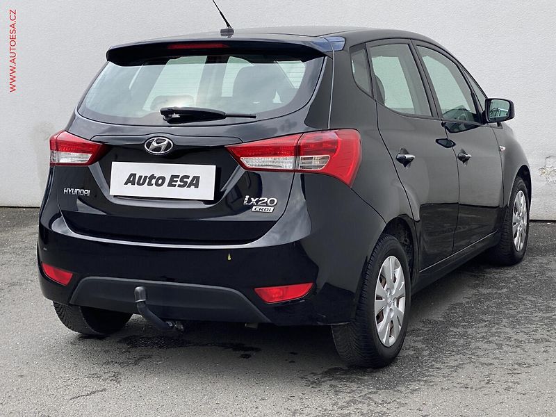 Hyundai ix20 (2014) 1.6 CRDi, AC - fotka 4 z 15