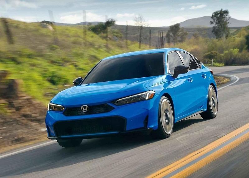 Modely Toyoty jsou nyní k mání s velkými slevami. Například kupující Corolly Sedan můžou ušetřit 130 000 Kč