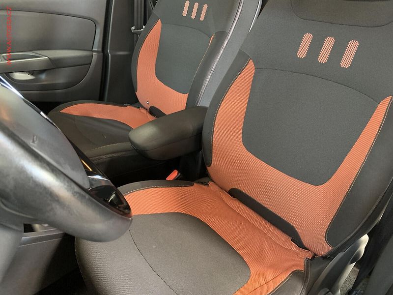 Renault Captur (2013) 0.9 TCe, Navi, park.čidla - fotka 9 z 18