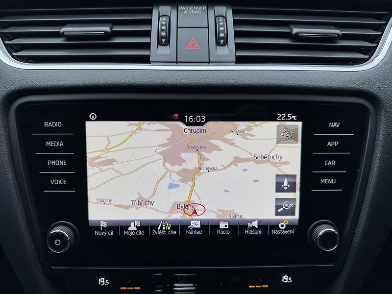 Škoda Octavia (2020) 2.0TDi DSG LED Navi Kamera - fotka 11 z 46