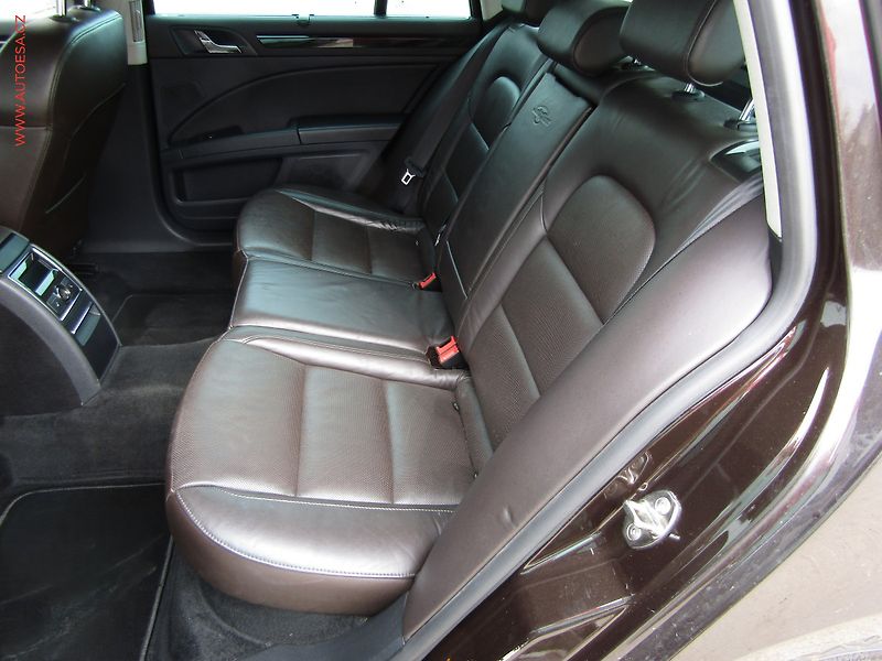 Škoda Superb (2012) 2.0 TDi, ČR, L&K, DSG, STK3 - fotka 10 z 20