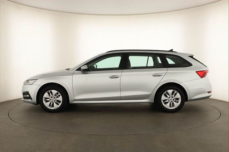 Škoda Octavia (2022) Ambition 2.0 TDI, ČR,1.maj - fotka 3 z 13