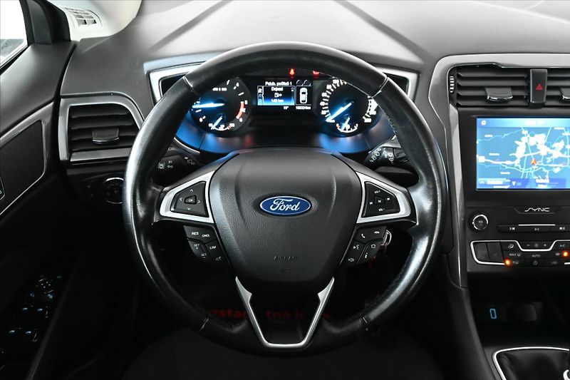 Ford Mondeo 2,0 EcoBlue 110 kW Business Zá - fotka 16 z 29