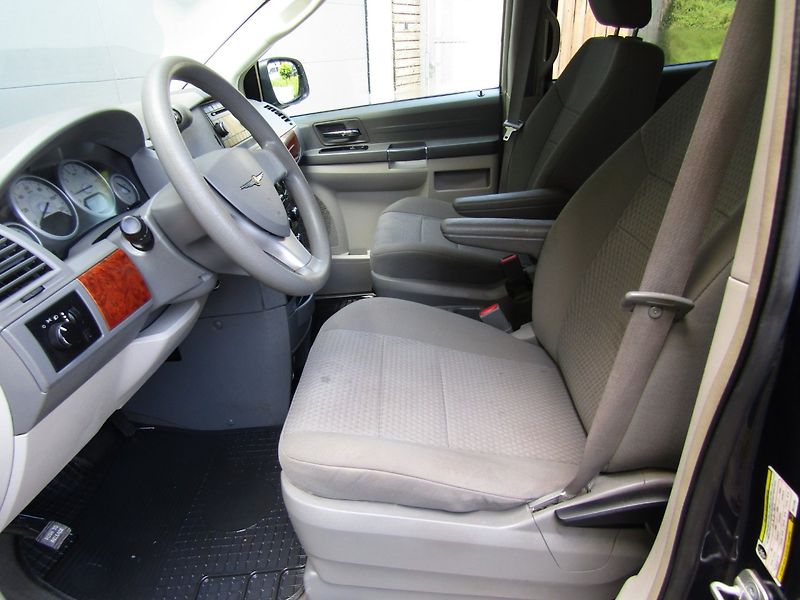 Chrysler Voyager (2007) 3.3 V6 128kW LPG 90L - fotka 18 z 35