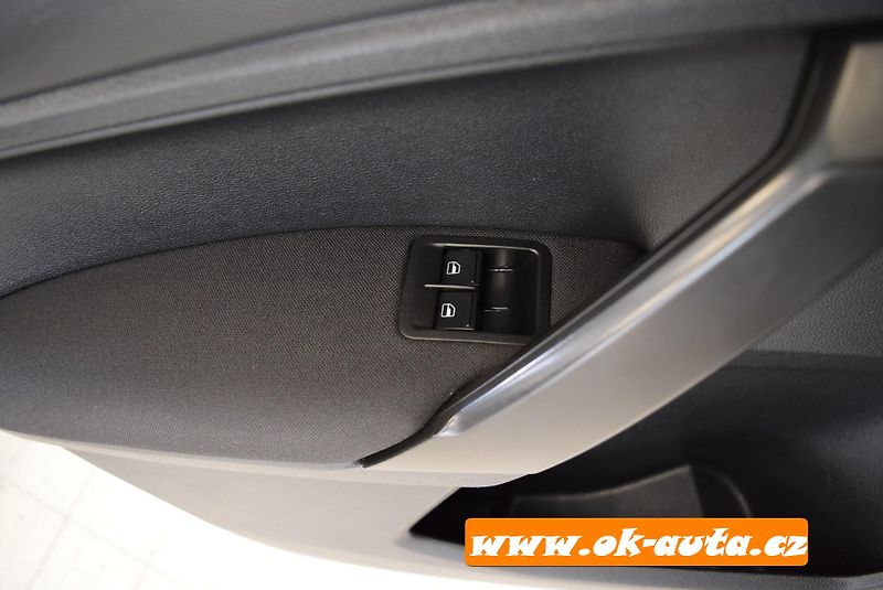 Volkswagen Caddy 2.0 TDI MAXI LIFE 5 MÍST 2020 - fotka 35 z 45