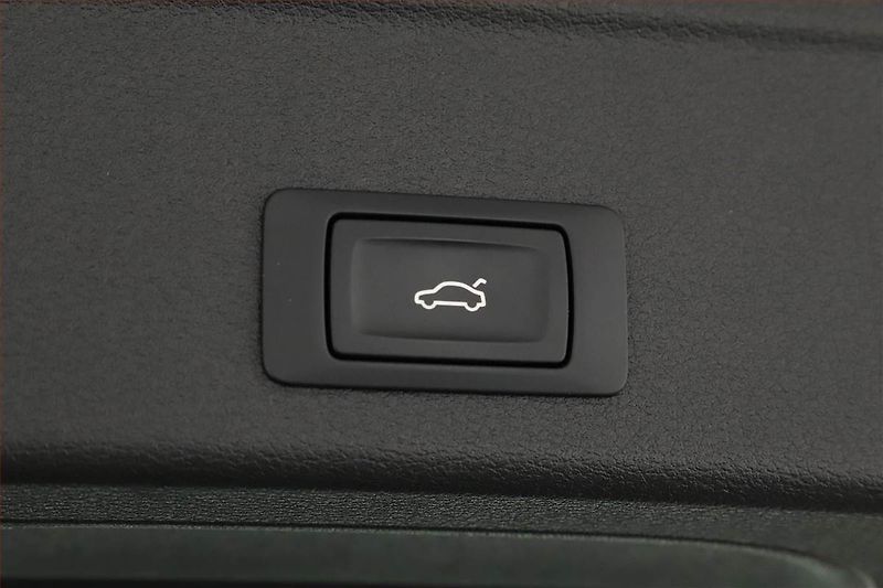 Audi A4 (2016) S-Line 2.0 TDI, Automat, Kůže - fotka 21 z 21