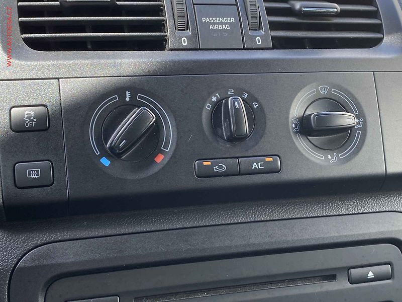 Škoda Roomster (2013) 1.2 TSI, Ambition, TZ - fotka 17 z 19