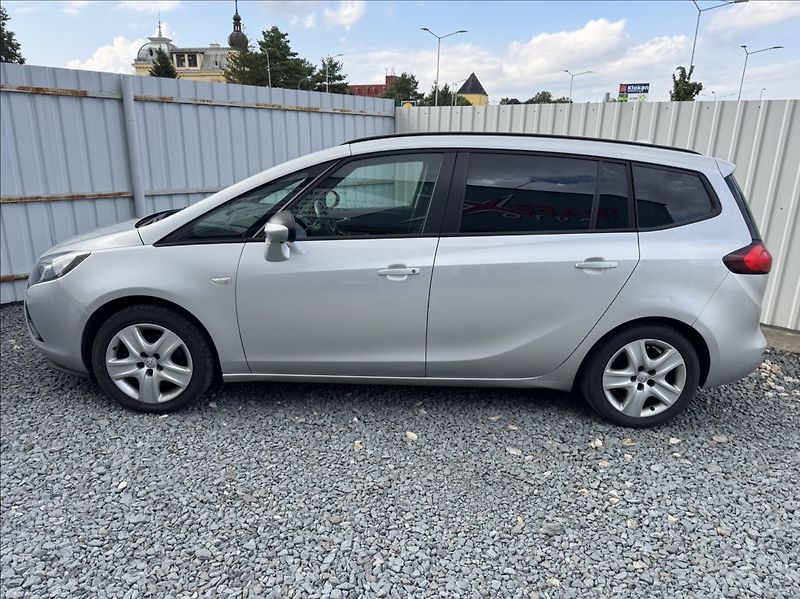 Opel Zafira 1,6 CDTi 100kW TOURER tažné - fotka 4 z 50