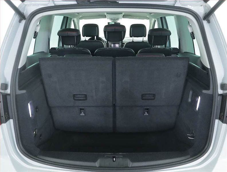 Seat Alhambra (2022) 1.4 TSI - fotka 19 z 19