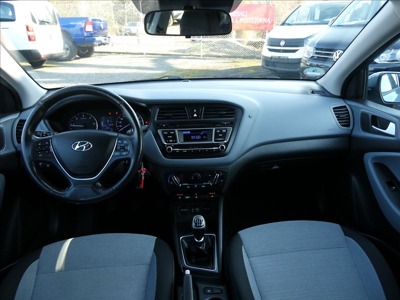 Hyundai i20 1,1 CRDi 1.majitel, webasto - fotka 27 z 43