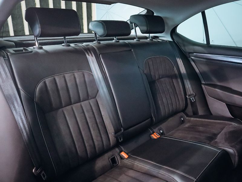 Škoda Superb 2.0TDI 147kW Style 4x4 DSG - fotka 31 z 35