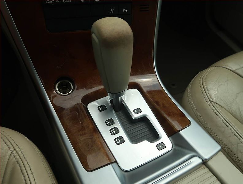 Volvo XC60 (2009) Momentum D5, 4X4, Automat - fotka 13 z 17