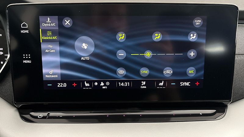 Škoda Octavia 2.0 TDI DSG Style Combi - fotka 25 z 27