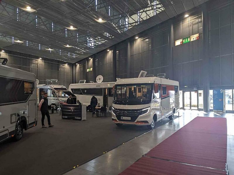 Na Caravaningu se představily expediční speciály, které zvládnou projet i Saharou