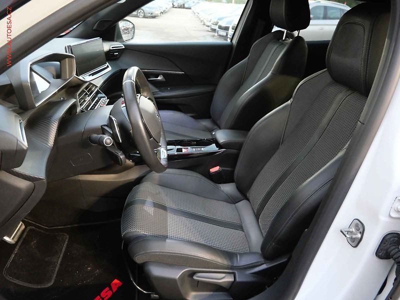 Peugeot 2008 (2020) 1.2 PT, GT Line, AT - fotka 9 z 28