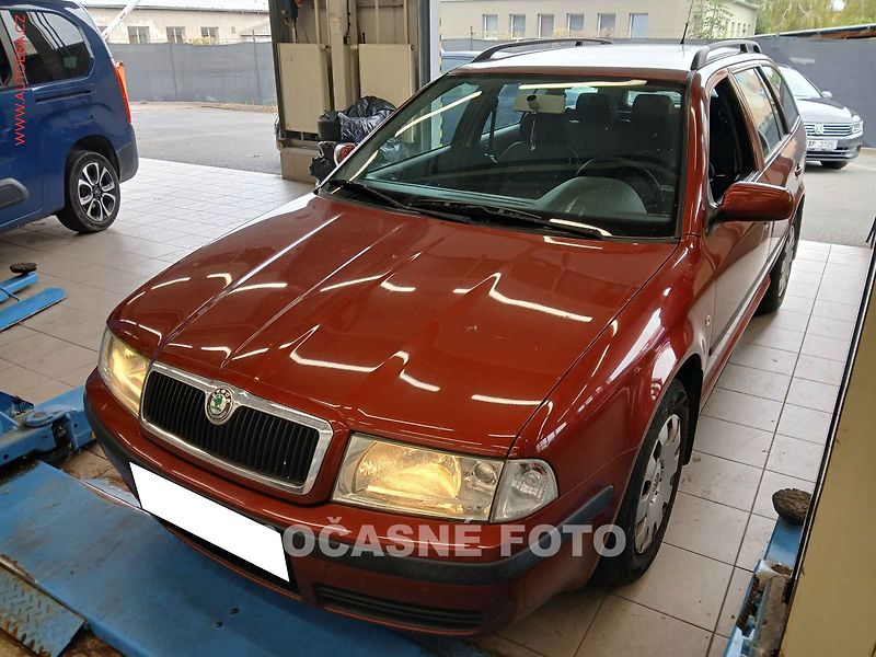 Škoda Octavia (2007) 1.9 TDi, 2.maj,ČR, Tour, AC - fotka 1 z 3