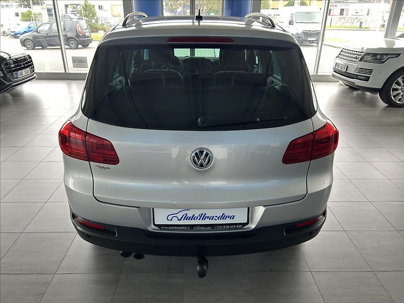 Volkswagen Tiguan 2,0   TDI,1.MAJ,SERVISKA,TAŽNÉ - fotka 5 z 22