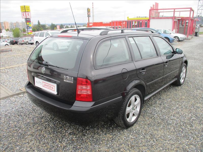 Škoda Octavia 1,6 MPI, digi klima, 1.maj, - fotka 5 z 29