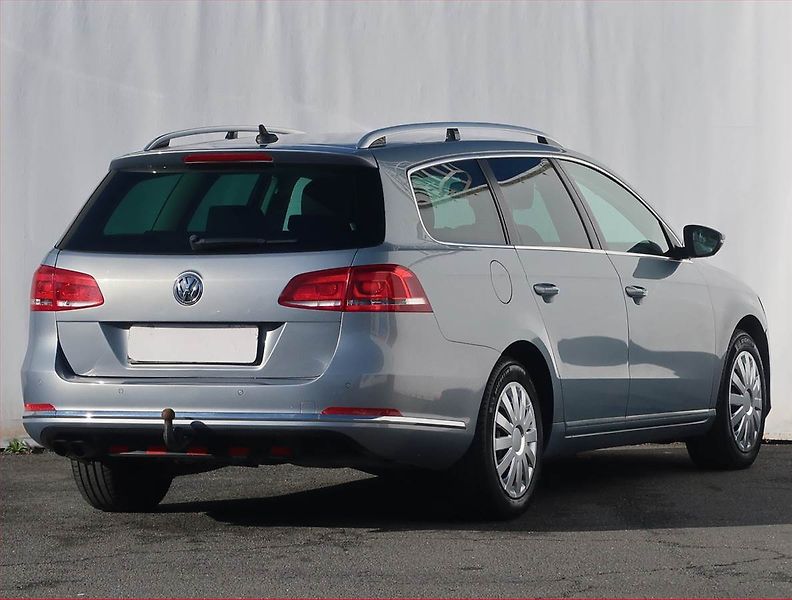 Volkswagen Passat (2013) Comfortline 2.0 TDI, Navi - fotka 5 z 20