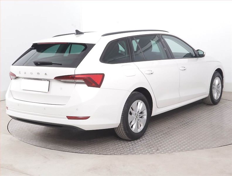 Škoda Octavia (2022) Ambition 2.0 TDI, ČR,1.maj - fotka 5 z 15