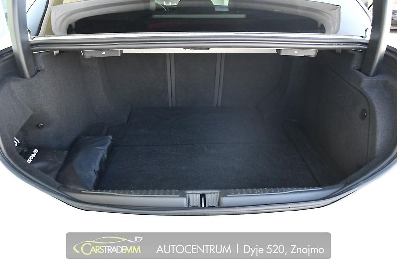 Alfa Romeo Giulia 2.0 TURBO 16V 206kW Q4 VELOCE - fotka 20 z 42