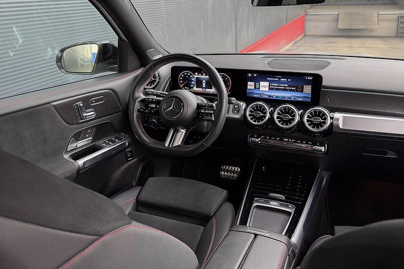 Mercedes-Benz GLB (2024) GLB 200d 4Matic AMG Line - fotka 10 z 63