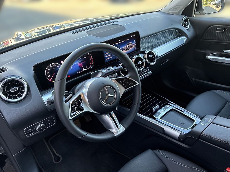 Mercedes-Benz GLB 200 d 4MATIC - fotka 10 z 18
