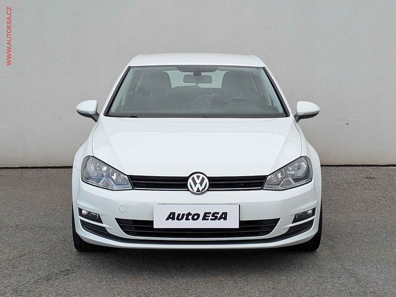 Volkswagen Golf (2014) 1.2 TSi, 1.maj,ČR - fotka 2 z 13