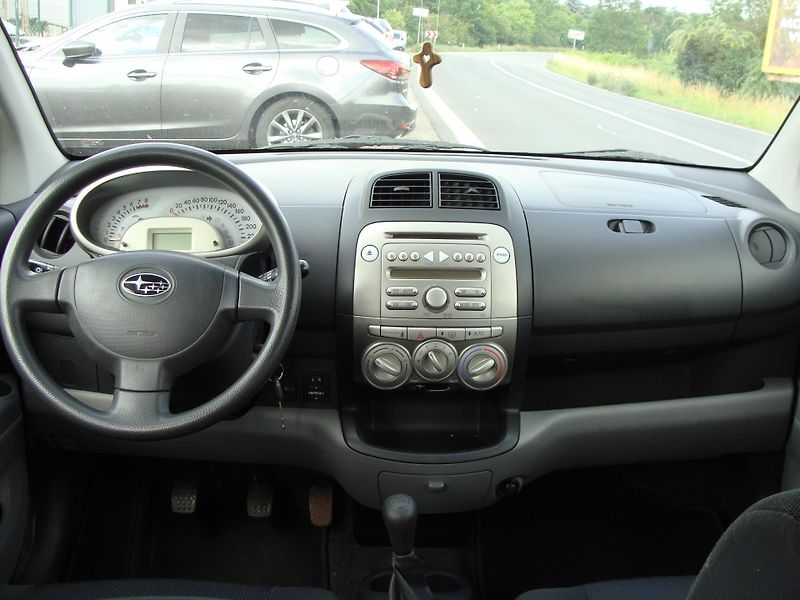 Subaru Justy 1.0i - fotka 16 z 25