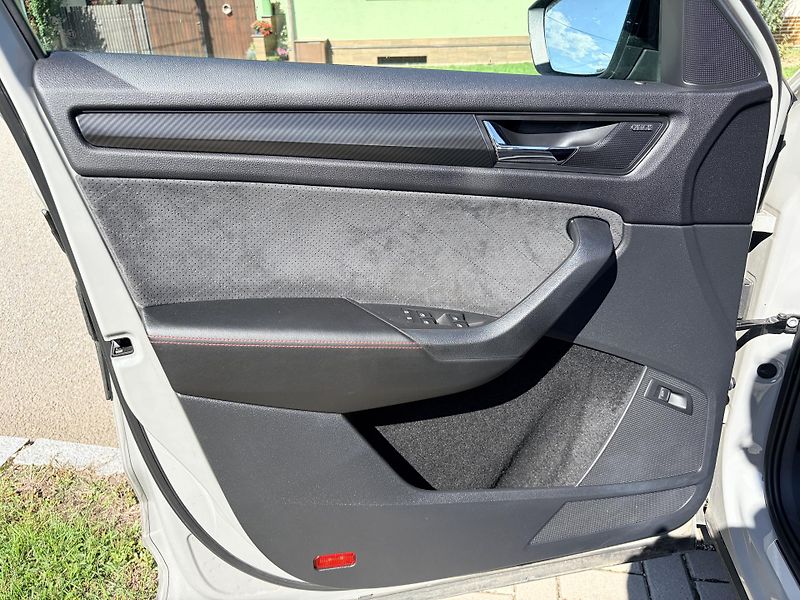 Škoda Kodiaq RS WEBASTO MATRIX CANTON - fotka 15 z 72