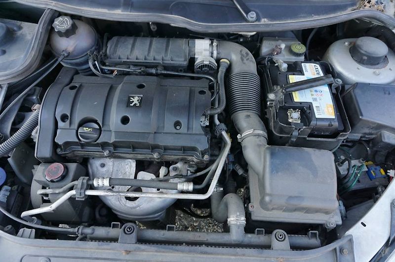 Peugeot 307 (2003) 2,0 HDI - fotka 13 z 19