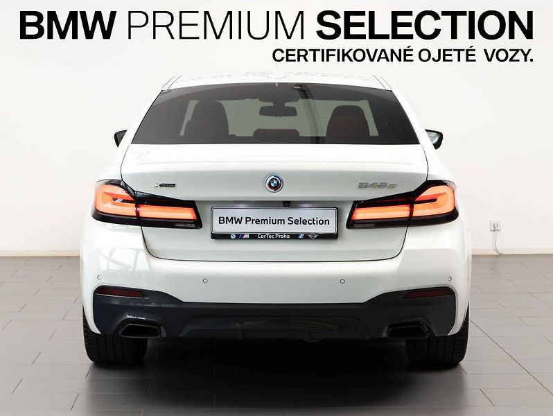 BMW Řada 5 545e xDrive Sedan - fotka 4 z 23