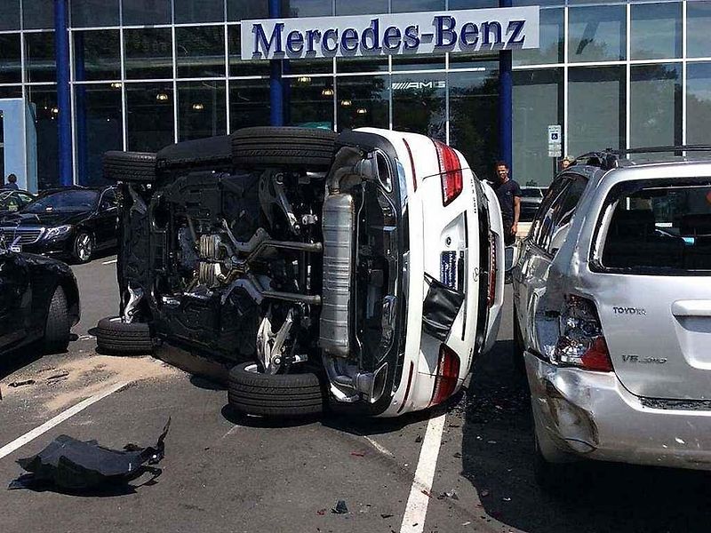 Testovací jízda skončila hodně ošklivě.