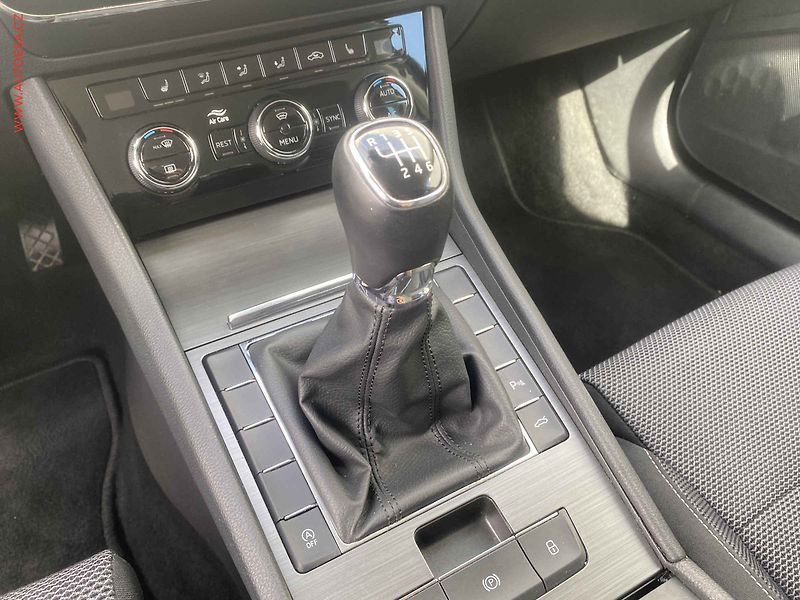 Škoda Superb (2021) 2.0 TDi, Style, LED - fotka 16 z 19
