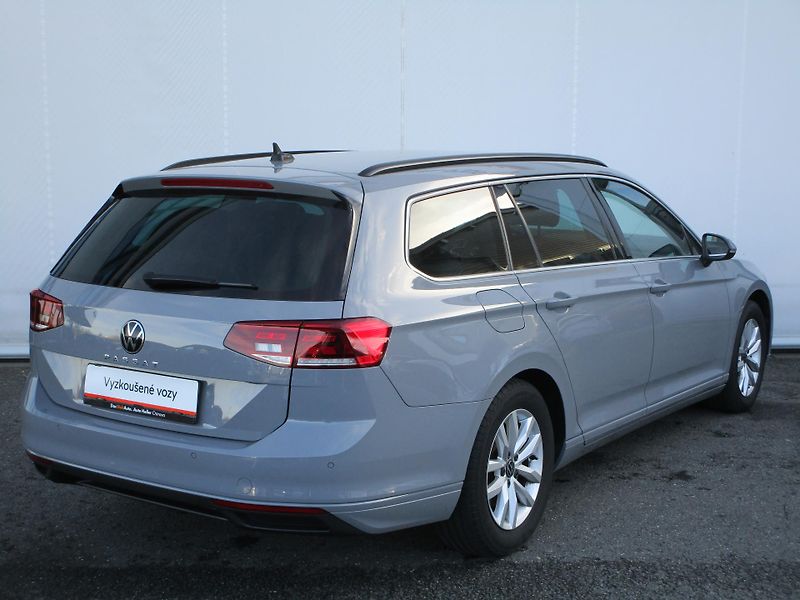 Volkswagen Passat Business Premium 2.0 TDI 110 k - fotka 2 z 21