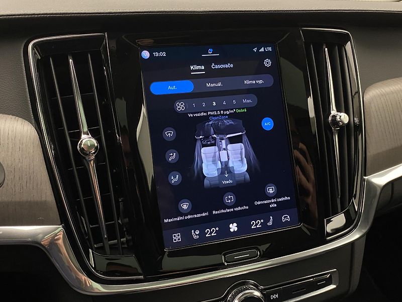 Volvo V90 CC B4 AWD MOMENTUM AUT - fotka 44 z 65