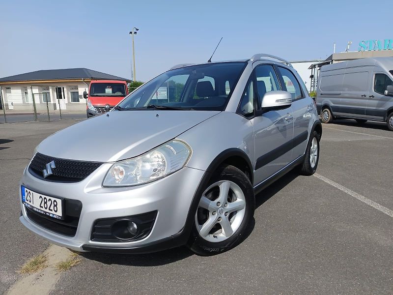 Suzuki SX4 (2013) - fotka 4 z 30